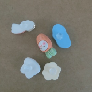 Plastik-Stifteetui-Dekorationsanhänger DIY 5mm Loch Notizbuch Schuh Tasche Hase Pfote Niedlicher Regenbogen Kinder Geschenke Charm - Product Image 4