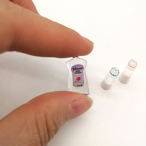 Iland Miniature 1:12 Baby doll care set di 3 pezzi <span class=keywords><strong>accessori</strong></span> per case delle bambole in miniatura biberon e colonia - Product Image 1