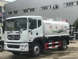 Camion pulvérisateur d'eau diesel DFAC 12M3 pour la suppression de la poussière, véhicule multifonctionnel de désinfection et de réduction de la poussière - Product Image 5