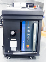 Nettoyeur laser pulsé industriel 1000W refroidi par eau pour le nettoyage rapide de grandes surfaces métalliques – Haute productivité