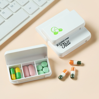Mini boîte à pilules portable en plastique avec logo personnalisé, cadeau promotionnel, petite boîte à pilules pour 3 prises quotidiennes, boîte de rangement pour vitamines pour pharmacie