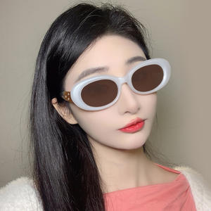 Gafas de sol para mujer Gm, montura negra de PC, protección UV400, tipo 3, estilo retro - Product Image 4