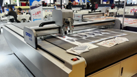 Dmais Volautomatisch Gegolfd Maken Plotter Box Carton Cnc Snijmachine Voor Kt Board