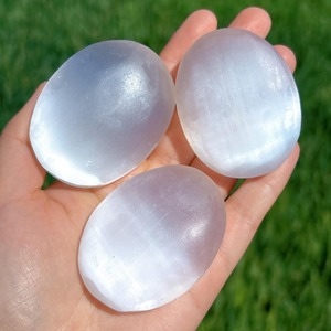 Wholesale Hot Sales Healing Crystal <b>Craft</b> Natural Selenite Palm Stone for Home Decor and Gifts - Product Image 4