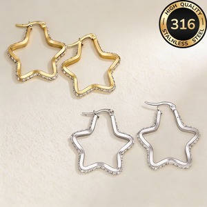 Best-sellers européens et américains, boucles d'oreilles étoiles haut de gamme, boucles d'oreilles clous en acier inoxydable, élégantes et polyvalentes, tendance et - Product Image 3