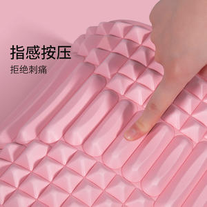 แผ่นรองหลังบรรเทาอาการปวดหลัง EVA พร้อมฟังก์ชั่นนวด รูปทรงสี่เหลี่ยมลายเรขาคณิต ทำความสะอาดง่าย เพื่อการผ่อนคลายหลัง - Product Image 1