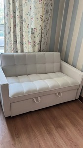Sofá Cama Tapizado en Tela Blanca con Mechones, Convertible para Sala de Estar o Habitación de Invitados - Product Image 6