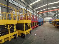 Plateforme élévatrice à ciseaux mobile certifiée CE, plateforme élévatrice à ciseaux autopropulsée, fonctionnement stable pour les travaux en hauteur sur les chantiers de construction