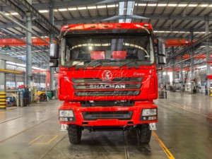 Camion-citerne tout-terrain haute capacité 10m³-25m³ pour le transport de carburant - Product Image 2