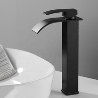 Keran Wastafel Kamar Mandi Hitam Doff Pegangan Tunggal Model Waterfall Tinggi Kuningan Modern Lubang Tunggal Inti Keramik
