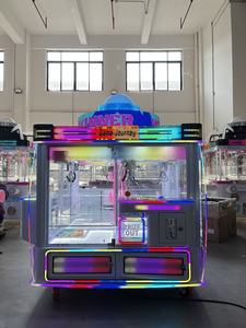 Máquina de grúas de juguete para niños, modelo Celebrador de <span class=keywords><strong>Internet</strong></span>, con figura metálica, dispensador de snacks, en inglés, con 1 año de garantía - Product Image 1