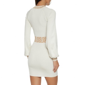 Vestido suéter mini con ribete de clave griega disponible en stock - Product Image 3