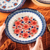 Assiette en céramique en poterie polonaise à motif floral artistique avec bord festonné, vaisselle de qualité supérieure pour la maison et les fêtes