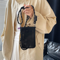 Tas Selempang Wanita Minimalis Trendi Jalanan, Model Niche Hollow Mesh Zipper,  Mini 1L Bahan Polyester,  Cocok untuk Perjalanan,  Tempat Ponsel,  Desain Elegan