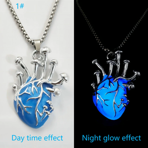 Collana alla Moda a Forma di Cuore Luminosa al Buio per Gioielleria Vendita all'Ingrosso N80964 - Product Image 1
