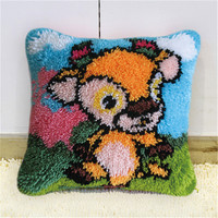Animal Cartoon Handmade Eco-Friendly Yarn Latch Hook Pillowcase Kit for Adults & Children Beginner Friendly Home Hotel Decor