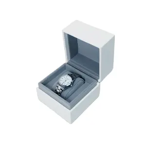 Luxus Custom Logo Kunststoff rahmen Wrap PU Leder außen gefüttert mit Plüsch Uhr Geschenk box Custom Watch Armband Box