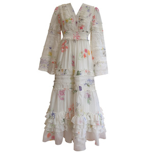 Robe <span class=keywords><strong>longue</strong></span> évasée taille haute à col en V, manches bouffantes, imprimé patchwork, volants floraux et blocs de couleur, style vacances à la française, collection Printemps Doux - Product Image 5