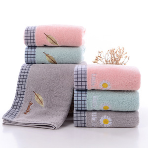 Toalla Facial de Algodón Puro Kim Ryan 35x75cm, Toalla Bordada a Cuadros para el Hogar y Recuerdos de Boda - Product Image 3