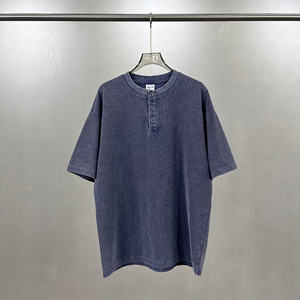 Chemise Henley en tricot gaufré surdimensionnée pour homme, t-shirt vintage en polyester/coton lavé, manches courtes, haut décontracté - Product Image 2