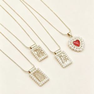 Collar al por mayor con colgante de la Virgen María con marco de perlas, cadena fina de oro y dije de perla de corazón rojo, joyería para mujer - Product Image 2