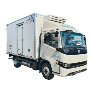 Haute qualité 5T 4x2 personnalisé Transport fruits légumes isolé PU panneau sandwich boîte réfrigérateur camion - Product Image 2