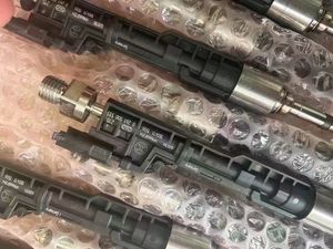 宝马N55 N20 N63 S63 13647597870 0261500485 13647852362 13647639994原装喷油器喷油嘴 - Product Image 2