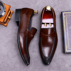 Nouvelles chaussures en cuir formelles rétro britanniques, chaussures en cuir décontractées version coréenne, chaussures de marié à enfiler - Product Image 6