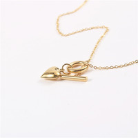 Style à la mode 18K plaqué or en acier inoxydable métal OT fermoir coeur pour les femmes résistant à l'eau élégant charme bijoux