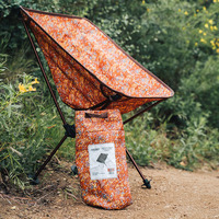 Chaises de camping pliantes légères de poche orange modernes pour voyage plage pique-nique randonnée chaise de lune compacte pliable en plein air