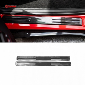 แผ่นกันรอยขอบประตูคาร์บอนไฟเบอร์แท้ สำหรับ Ferrari SF90 F8 296 รุ่น OEM สไตล์ดรายคาร์บอน  แผ่นป้องกันรอยขีดข่วน  ชิ้นส่วนตกแต่งภายใน  นำเข้าจากโรงงานโดยตรง - Product Image 1