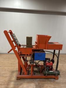 Presse à briques hydraulique diesel en vente, fonctionne partout sans <span class=keywords><strong>électricité</strong></span> <span class=keywords><strong>pour</strong></span> des briques autobloquantes à haute densité, machine à fabriquer des briques - Product Image 5