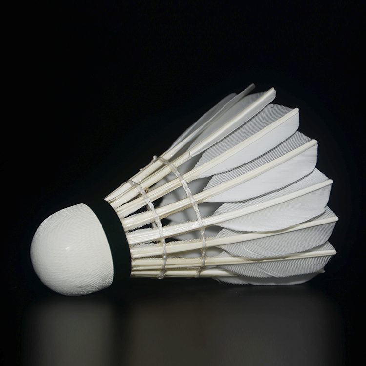 Профессиональный BWF утвержденный Прочный прямой длинный Волан для бадминтона из гусиного пера