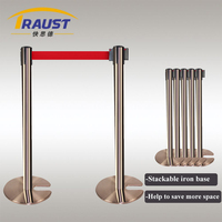 Traust personnalisé en acier inoxydable métal en forme de U base empilable sécurité aéroport file d'attente ligne séparateurs rétractable ceinture barrière stanchion