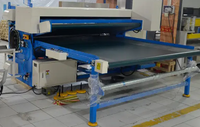 Machine à compresser et à rouler les matelas