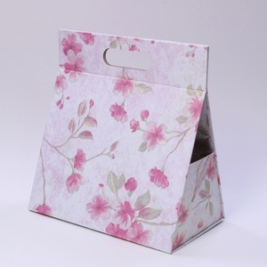 Caja de Cartón Triangular Personalizada para Moda, Caja de Regalo Magnética Plegable Hecha a Mano, Cajas de Embalaje de Papel de Lujo con Logotipo - Product Image 1