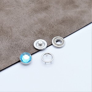 Rifiniture Hardware all'ingrosso della fabbrica senza Nickle Free Prong pulsante a pressione con perla pulsante a pressione - Product Image 4