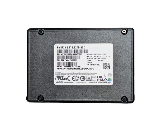MZWLR1T9HBJR-00007 PM1733 1.92TB U.2 NVMe PCIe Gen4 2.5" SSD