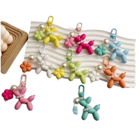 En gros, Breloques et accessoires de porte-clés en résine 3D, motifs dessin animé, jouets mignons style anime, chien ballon, légers et tendance, pour sacs de filles et femmes