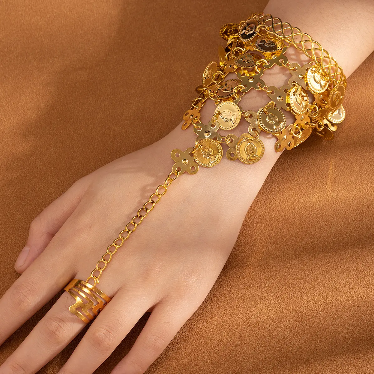 Fashion Jewellery India Bracelets Handmade Gold Plated Red Rhinestone Bridal Bracelet with Finger Ring