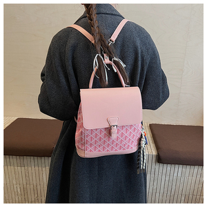 Zaino da <span class=keywords><strong>Viaggio</strong></span> Retrò da <span class=keywords><strong>Donna</strong></span> in Poliestere PU con Stampa Geometrica di Lusso, Dettagli in Rilievo e Tracolla a Contrasto - Product Image 6