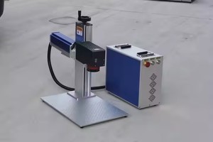 Graveur laser à fibre portable 2.5D/3D JPT Mopa Raycus M7 30W 50W avec marquage laser UV 3D rotatif - Product Image 5