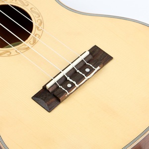 <span class=keywords><strong>Ukulele</strong></span> <span class=keywords><strong>concert</strong></span> <span class=keywords><strong>Deviser</strong></span> de haute qualité UK24-70S avec table en épicéa massif et fond et côtés en sapelli - Product Image 4