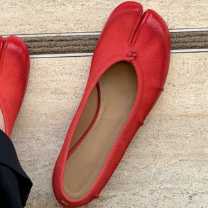 รองเท้าผู้หญิงสีแดงสวยหรู ปี 2026 หนังแท้ นุ่มพิเศษ ทรงเตี้ย ปลายแยก สไตล์ลำลอง - Product Image 2