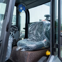 Neu eingetroffener Diesel-Raupenlader mit geschlossener Fahrerkabine für Landwirtschaft, Bau und industrielle Hofarbeiten