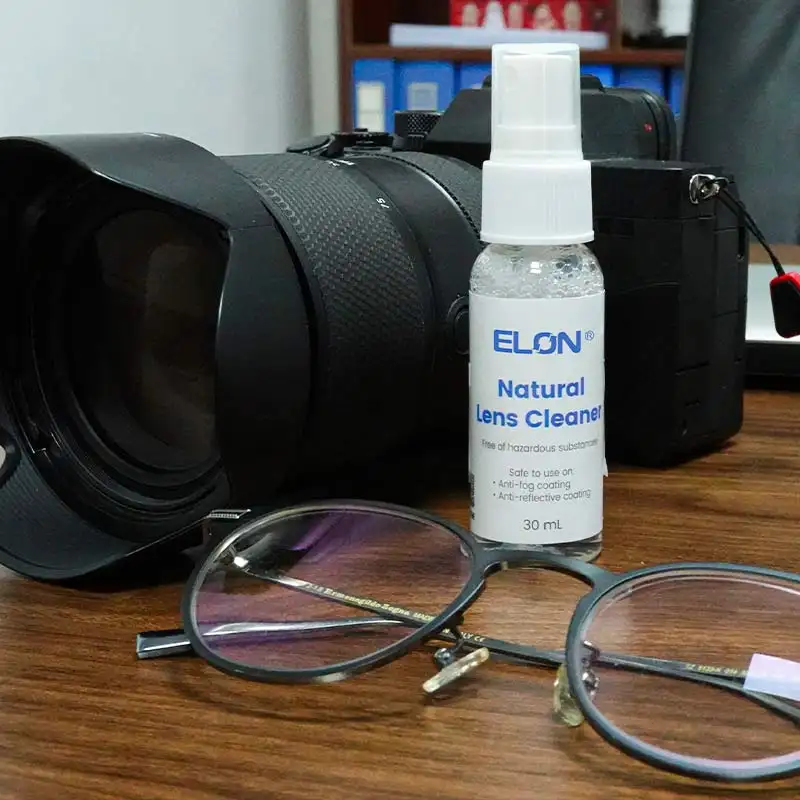 Vente chaude solution de nettoyage de lentilles de lunettes optiques kit de nettoyage de nettoyage de lentilles de lunettes de soleil avec tournevis