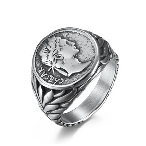 Anillo de acero de titanio estilo único y retro del Imperio Romano, con moneda y retrato de César, joyería moderna. - Product Image 5