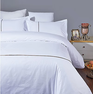 Juego de Ropa de Cama para Habitación de Hotel GlobeLink, Cuatro Piezas de Satén, Sábanas y Funda de Edredón Blancas, Fabricantes - Product Image 5