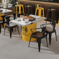 Ensemble de tables de restaurant modernes en fer avec logo personnalisé et design fût d'huile, mobilier de salle à manger pour hôtels et magasins de marque