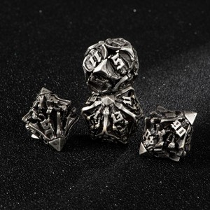 Ensemble de dés polyédriques en métal creux en forme de crâne 3D, 7 pièces, avec pointes, pour jeux de rôle Dungeons & Dragons, Pathfinder, jeux de table - Product Image 5